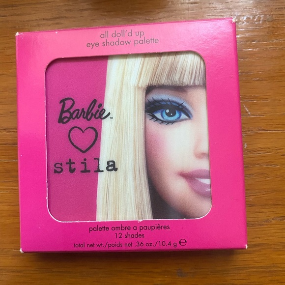 {stila} 🆕 limited edition Barbie loves stila all doll’d up eyeshadow palette - Picture 3 of 6